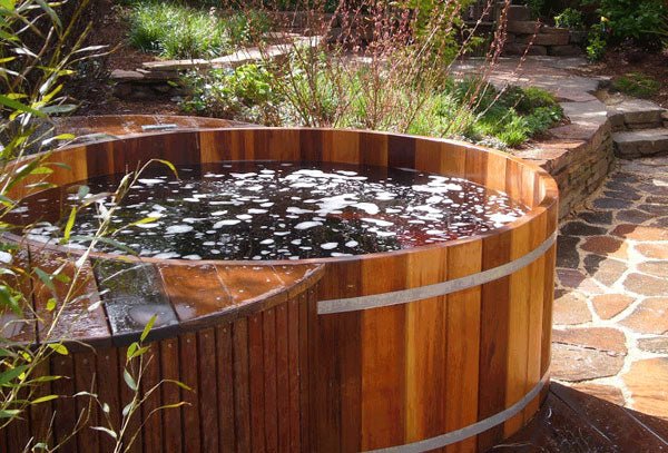 Cedar Wood Fired Hot Tub - Secret Saunas